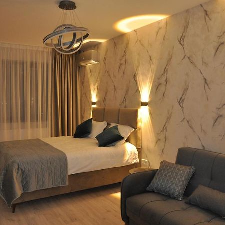 Апартаменты Rentforcomfort Sky Garden Studio Бухарест Экстерьер фото
