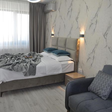 Апартаменты Rentforcomfort Sky Garden Studio Бухарест Экстерьер фото