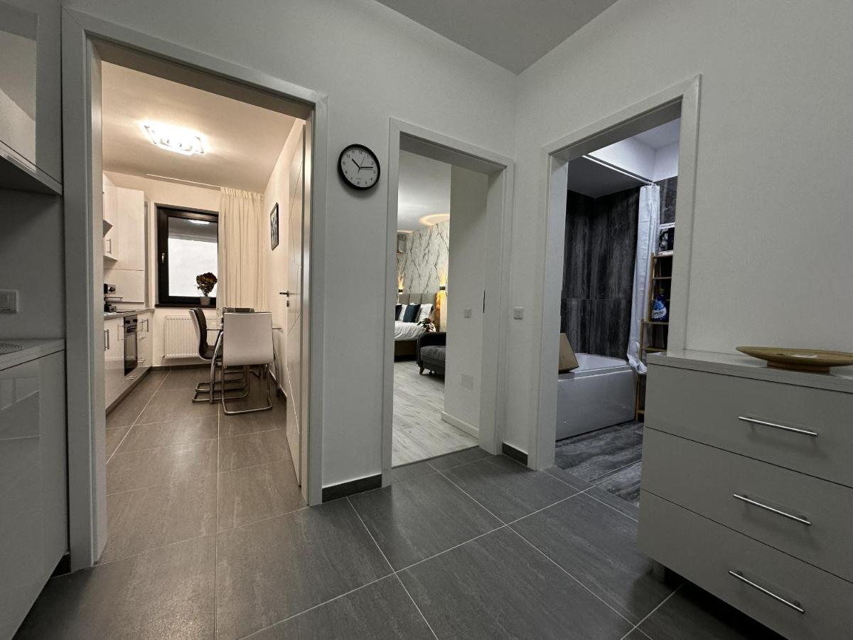 Апартаменты Rentforcomfort Sky Garden Studio Бухарест Экстерьер фото